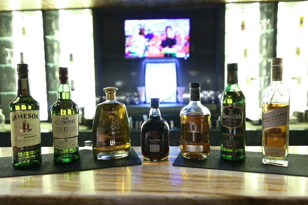 Hotel City Heart Premium Chandīgarh Zewnętrze zdjęcie