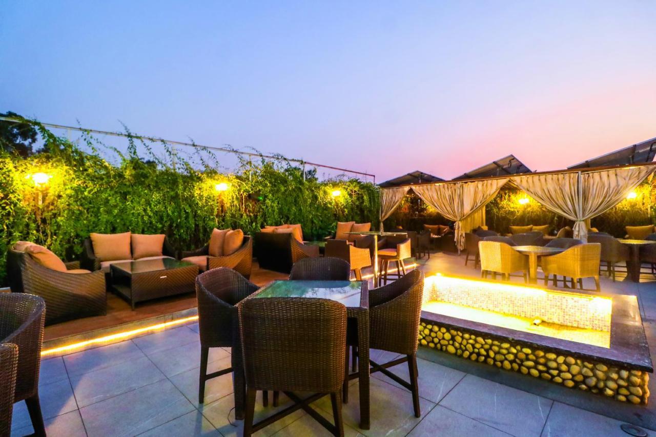 Hotel City Heart Premium Chandīgarh Zewnętrze zdjęcie