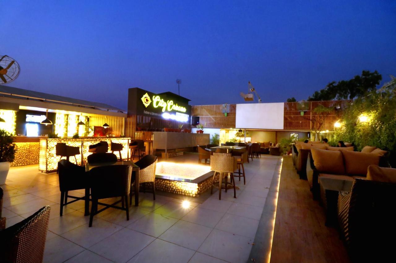 Hotel City Heart Premium Chandīgarh Zewnętrze zdjęcie