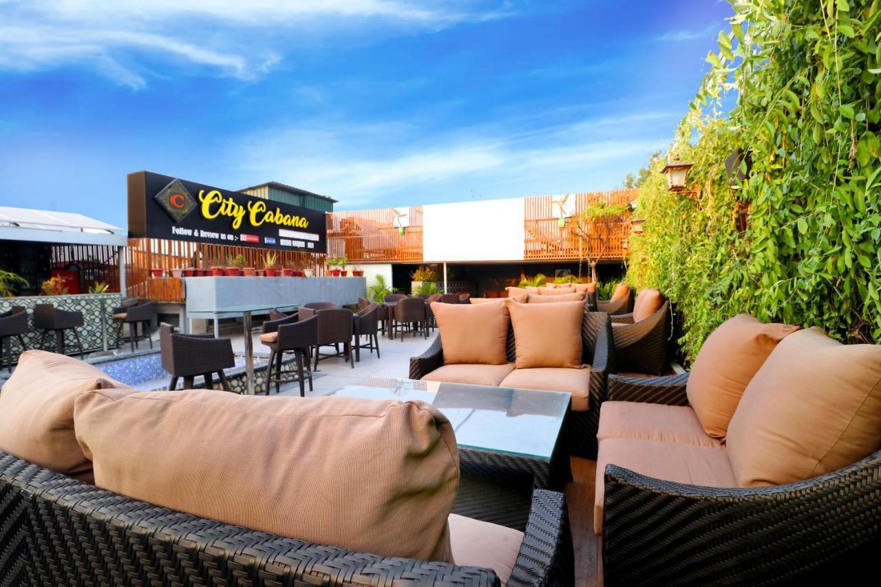 Hotel City Heart Premium Chandīgarh Zewnętrze zdjęcie