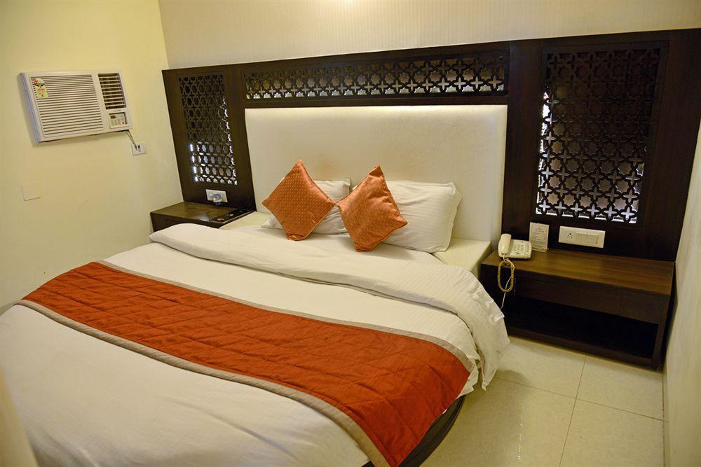Hotel City Heart Premium Chandīgarh Zewnętrze zdjęcie