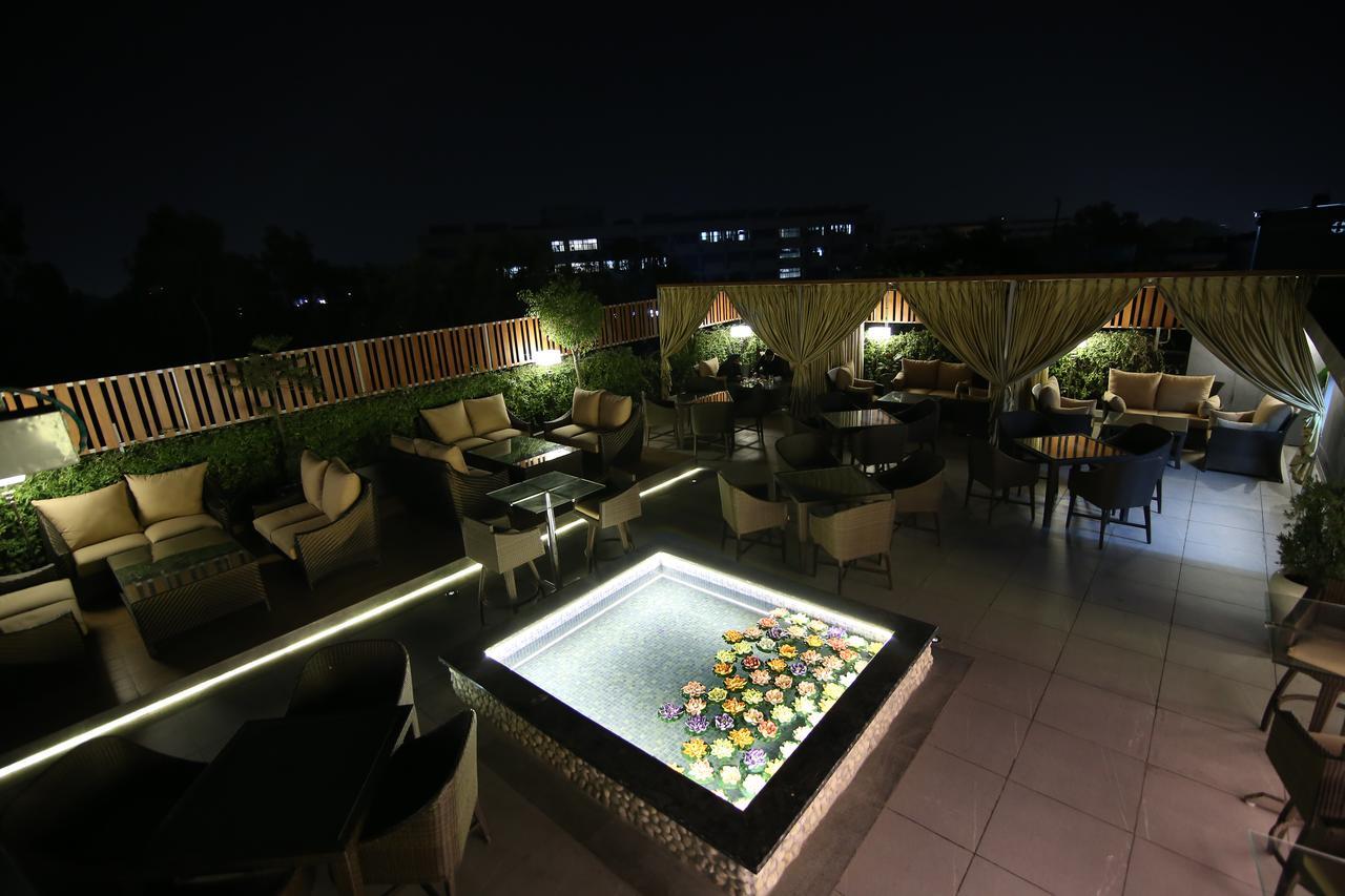 Hotel City Heart Premium Chandīgarh Zewnętrze zdjęcie