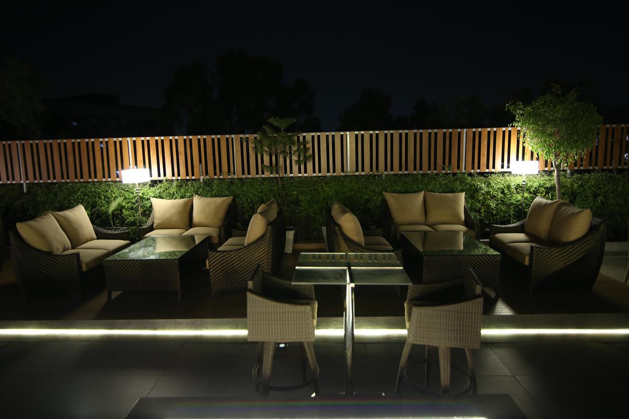 Hotel City Heart Premium Chandīgarh Zewnętrze zdjęcie