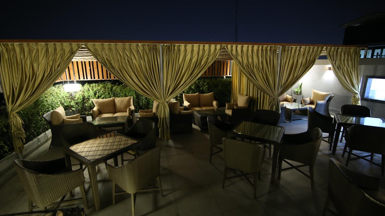 Hotel City Heart Premium Chandīgarh Zewnętrze zdjęcie