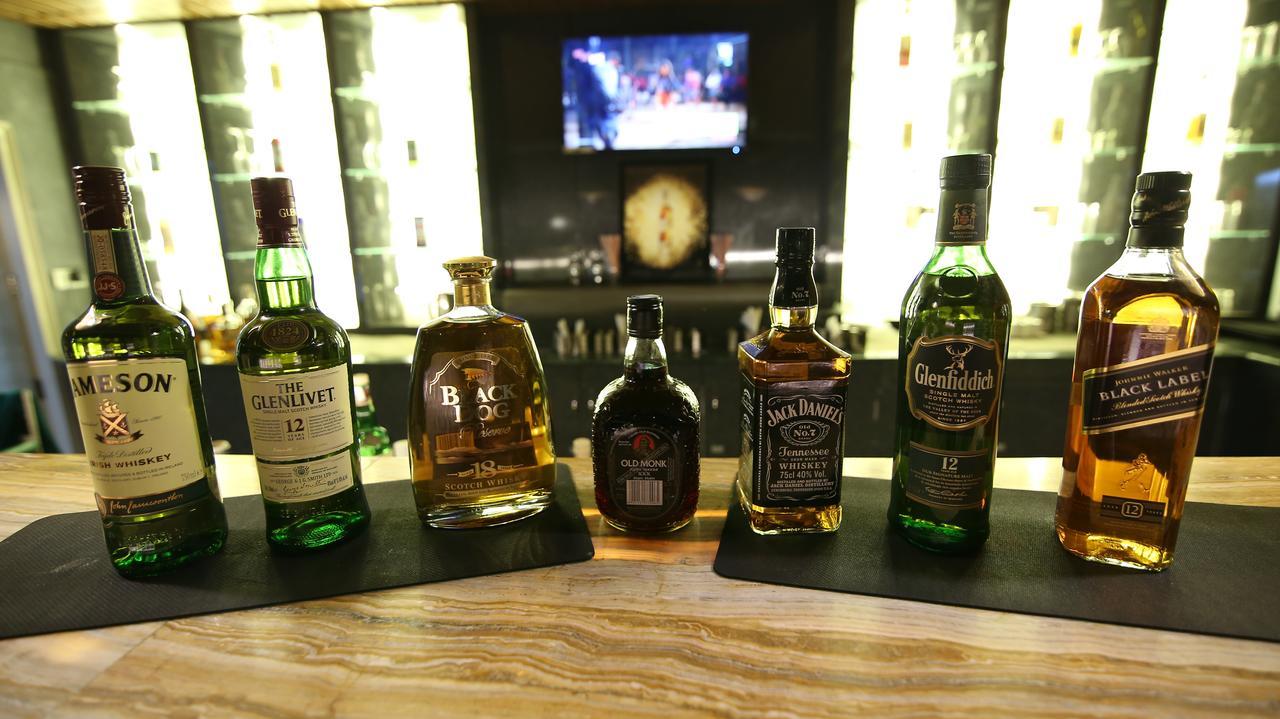 Hotel City Heart Premium Chandīgarh Zewnętrze zdjęcie