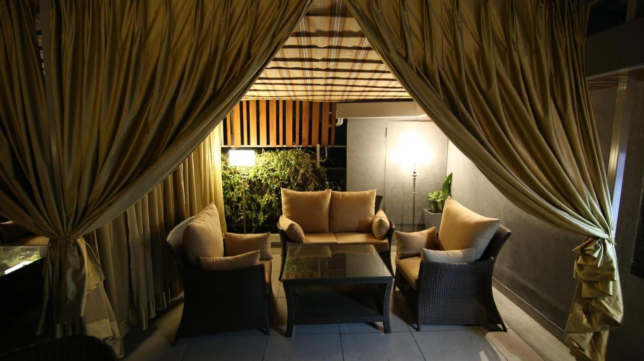 Hotel City Heart Premium Chandīgarh Zewnętrze zdjęcie